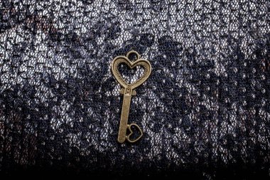 Retro tarzı metal anahtar aşk kavram olarak