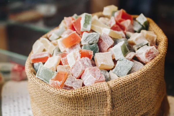 Doces de deleite turcos tradicionais como doces lokum — Fotografia de Stock