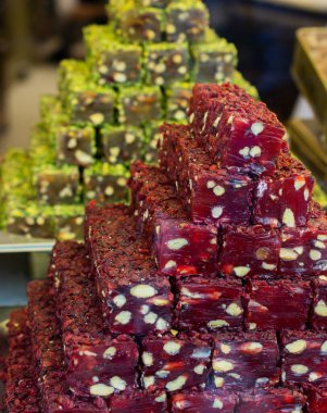 Geleneksel Türk Lokum şekeri ile kaplanmış yumuşak şekerler