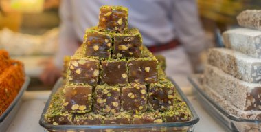 Geleneksel Türk Lokum şekeri ile kaplanmış yumuşak şekerler