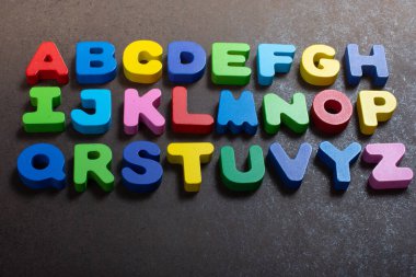 Erken eğitim kavramı için alfabe ABC tahta harfler