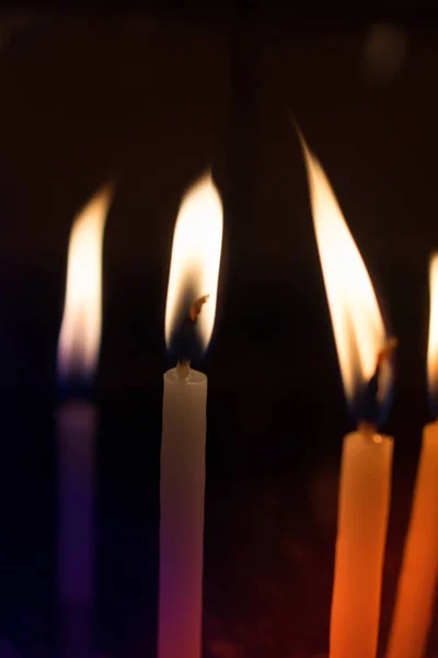 黑暗中的烛光 抽象的蜡烛背景 — 图库照片