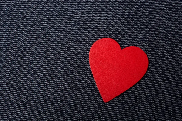 Rotes Herz Auf Schwarzer Farbe Für Liebeskarte Und Valentinstag Konzept — Stockfoto