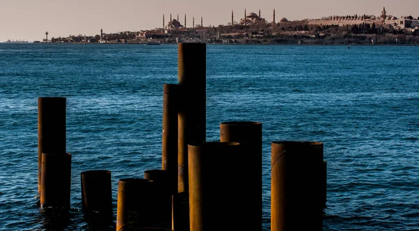 Estacas Tubos Metálicos Vistas Nas Águas Mar — Fotografia de Stock