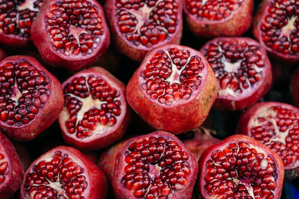 Granaty Soku Granatów Okienku Rynku Owoców — Zdjęcie stockowe