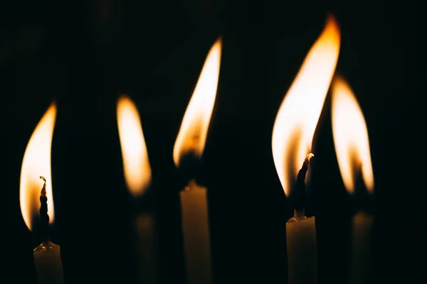 Свічка Світить Темряві Абстрактний Фон Свічками Надія Вогонь — стокове фото