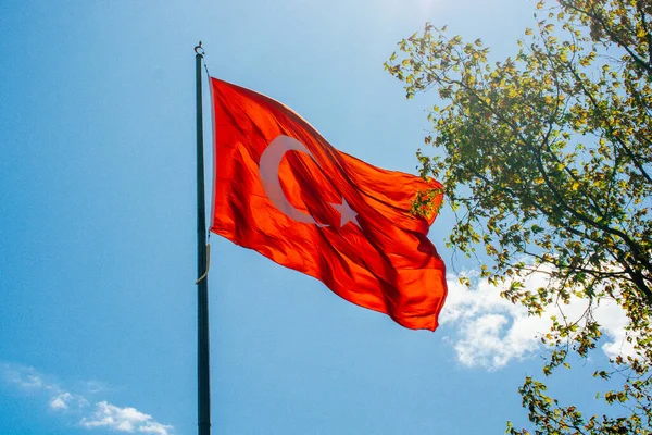 Turkse Nationale Vlag Met Witte Ster Maan Een Paal Lucht — Stockfoto