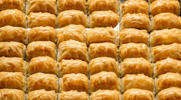 来自土耳其伊斯坦布尔的传统土耳其甜点Baklava — 图库照片