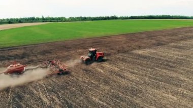 Tarım arazileri ekipman yer, en iyi görünümü hazırlar.