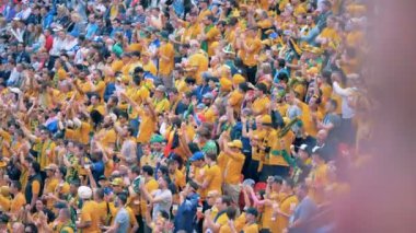 Kazan, Rusya - 16 Haziran 2018: Çok mutlu taraftarlara bir Tribün. Futbol Dünya Kupası 2018.