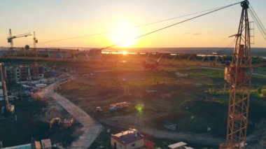 İnşaat ekipman ile şantiye. Hava.