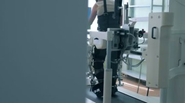 Sanal gerçeklik simülatörü için hasta rehabilitasyon.