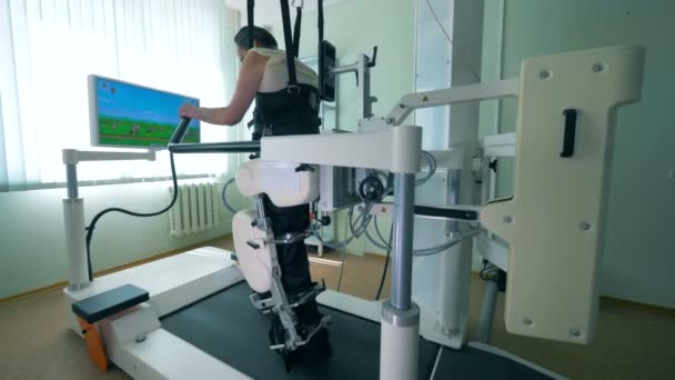 Medycznych ruchu symulacji złożonych używane przez pacjenta. Virtual reality simulator cierpliwy. — Wideo stockowe