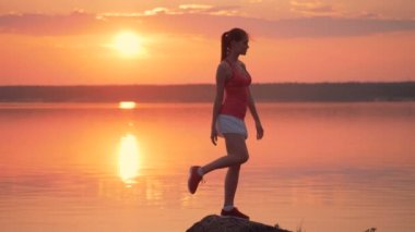 Muhteşem Bayan beden eğitimi süreci açık havada süre