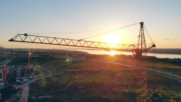 Cantiere Al tramonto 4K Zona di costruzione, area di costruzione, area del sito dall'alto . — Video Stock