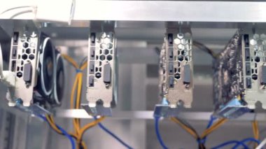 Üst üste bitcoin incelemesi için GPU.