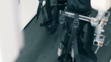 Erkek hasta tedavi protez ile yakın çekim. 