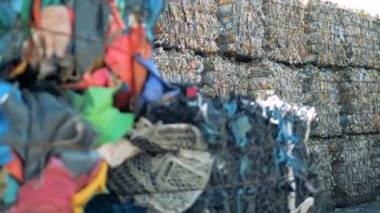 Büyük araba mezarlığı ile lots-in çöp, yakın çekim.