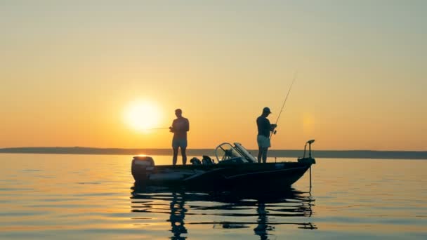 Anglers on a boat, fishing, close up. — Stock Video