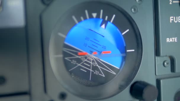 Radar di volo sul cruscotto di un aereo, da vicino . — Video Stock