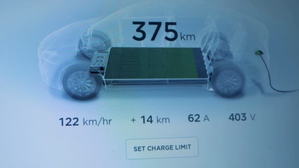 Panel electrónico del proceso de repostaje de electrocoches — Vídeo de stock
