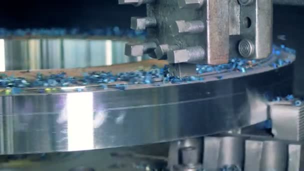 Metal grinder makes lines on a disk. Metalworking CNC milling machine. — Stock Video