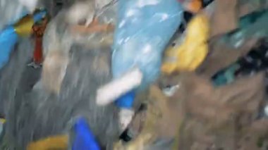 Çalışma donanımları çöp sıralar. Fabrika makine sürü çöp geri dönüşüm için spin.