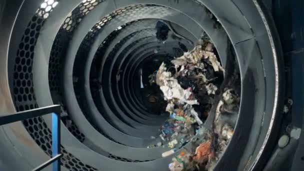 가정용 쓰레기 재활용 기계에 정렬 되 고 많은. — 비디오
