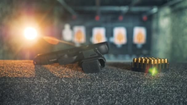 Заряженный пистолет и набор пуль в тире с мишенями — стоковое видео