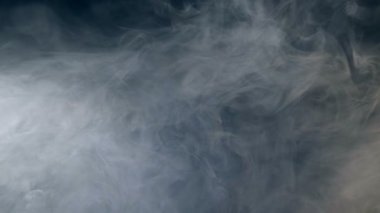 Sis, karanlıkta yüzer izole duman, korkutucu bir ninjaydım sis