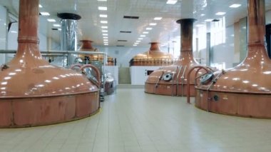 Bira ile birden fazla damıtma tankı