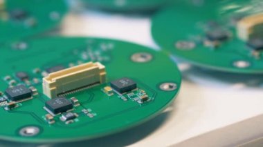 Yeşil devre eklendi bir mikroçip yakın çekim