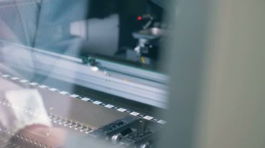 Camdan gördüm elektronik plakaların yonga