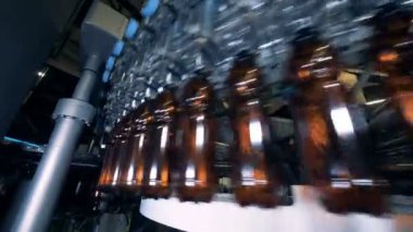Plastik bira şişeleri yuvarlak konveyör taşıma