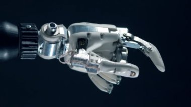 Robot protez işleri, metal parmak hareketli.