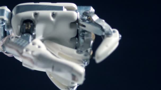 Close-up van geautomatiseerde werken prothese. — Stockvideo