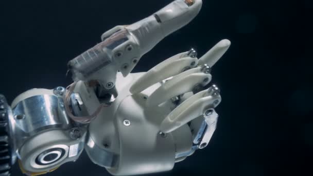 Protesi ionica muove le dita, opere mano robotica . — Video Stock