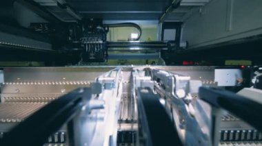 Özel Otomatik makine sistem kartları oluşturur, yakın çekim.