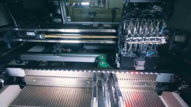 Processo de PCB, placa de circuito impresso, placa de circuito impresso, placa de circuito impresso, montagem de circuito impresso, close-up . — Vídeo de Stock