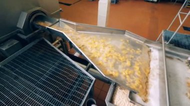 Patates aperatifler parçalarını Endüstri/sanayii donatımı tarafından işlenir