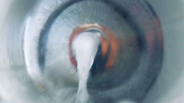 Essence, essence Verser dans le réservoir de l'automobile .