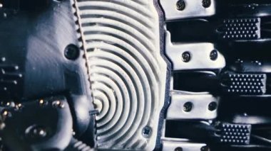 Bir robot kol, protez makine metal parçaların. Gelecek kavramı.