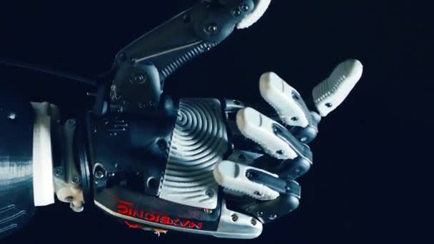 Kunstmatige hand, cyborg arm werken, concept van de toekomst. — Stockvideo