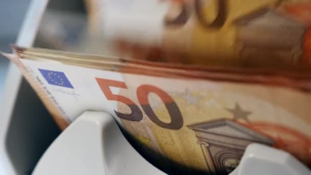 Biljetten van Euro's worden berekend — Stockvideo