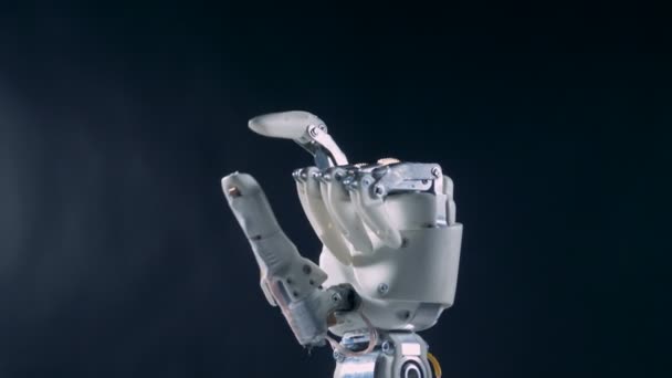 Αυτοματοποιημένα χέρια δαμασμού χεριών, κοντά. Φουτουριστική ιδέα ρομπότ. — Αρχείο Βίντεο