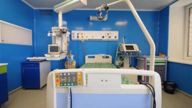 Tıbbi malzeme ve yatak lı hastane ünitesi