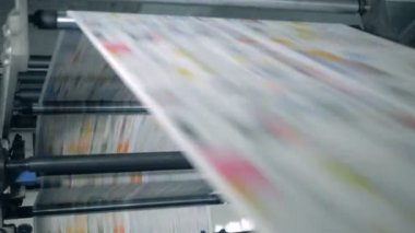 Kağıt, modern teknoloji ile çalışan tipografik hat.