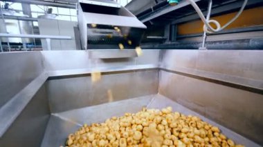 Içine patates düşen fabrika tankı
