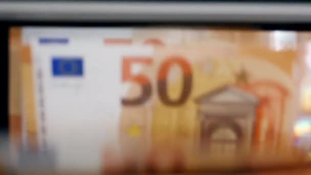 Papel euros contados em uma máquina moderna em um banco . — Vídeo de Stock