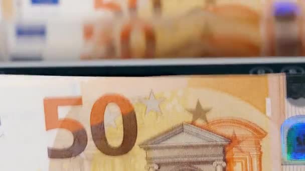 Processen med att räkna euro räkningar på en bank. — Stockvideo